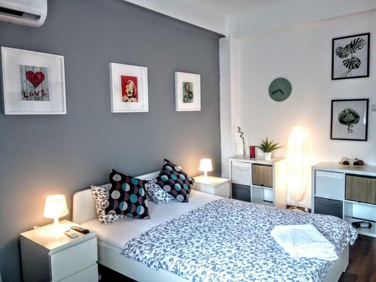 Central Bright Modern Studio 布加勒斯特 外观 照片